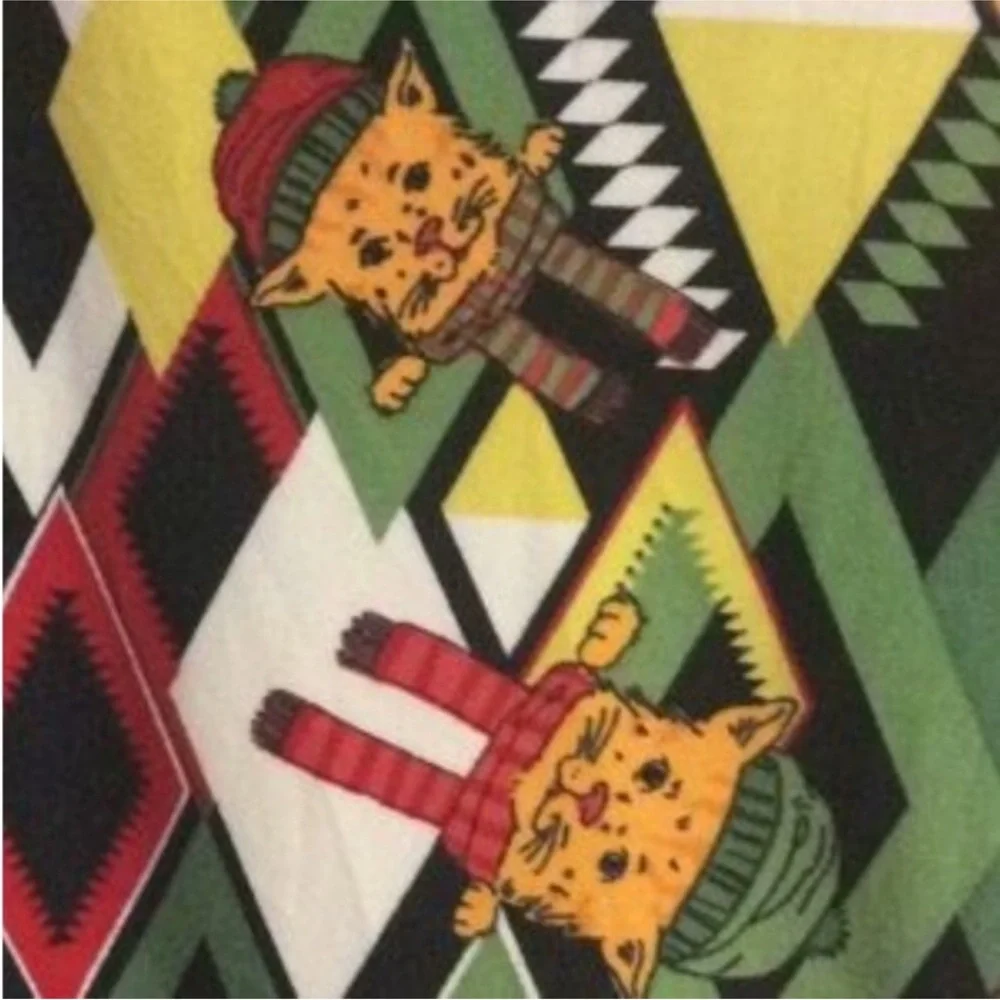 LULAROE Multicolor Geometric CHRISTMAS Cat Short Sleeve TOP Size Medium - Picture 5 of 10